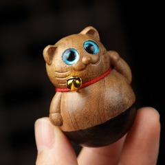 金絲楠木不倒翁鈴鐺貓桌面創意解壓招財人氣擺件卡通童趣景區熱賣
