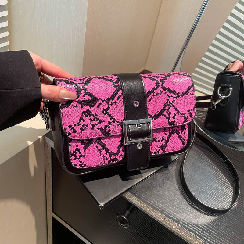 Bolsos pequeños con textura transfronteriza 2025 primavera nuevo bolso femenino bolso de hombro con estampado de piel de serpiente personalizado bolso de mensajero de color de contraste retro