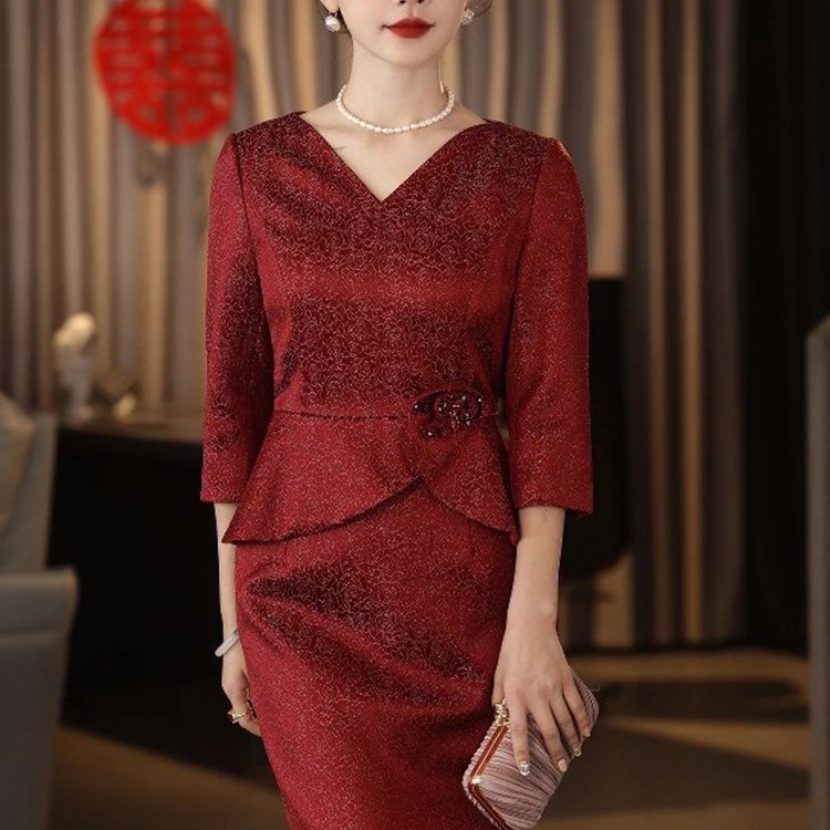 結婚式のお母さんのドレスのロングスカートの気質のハイエンドの女神の範は腰を収めてやせています。|undefined