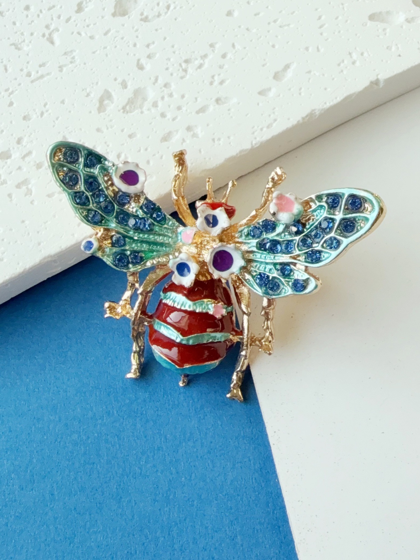 European and American Cross-Border Enamel Vintage Bee Brooch, Personalized Creative Flower Insect Brooch, High-End Clothing Accessories