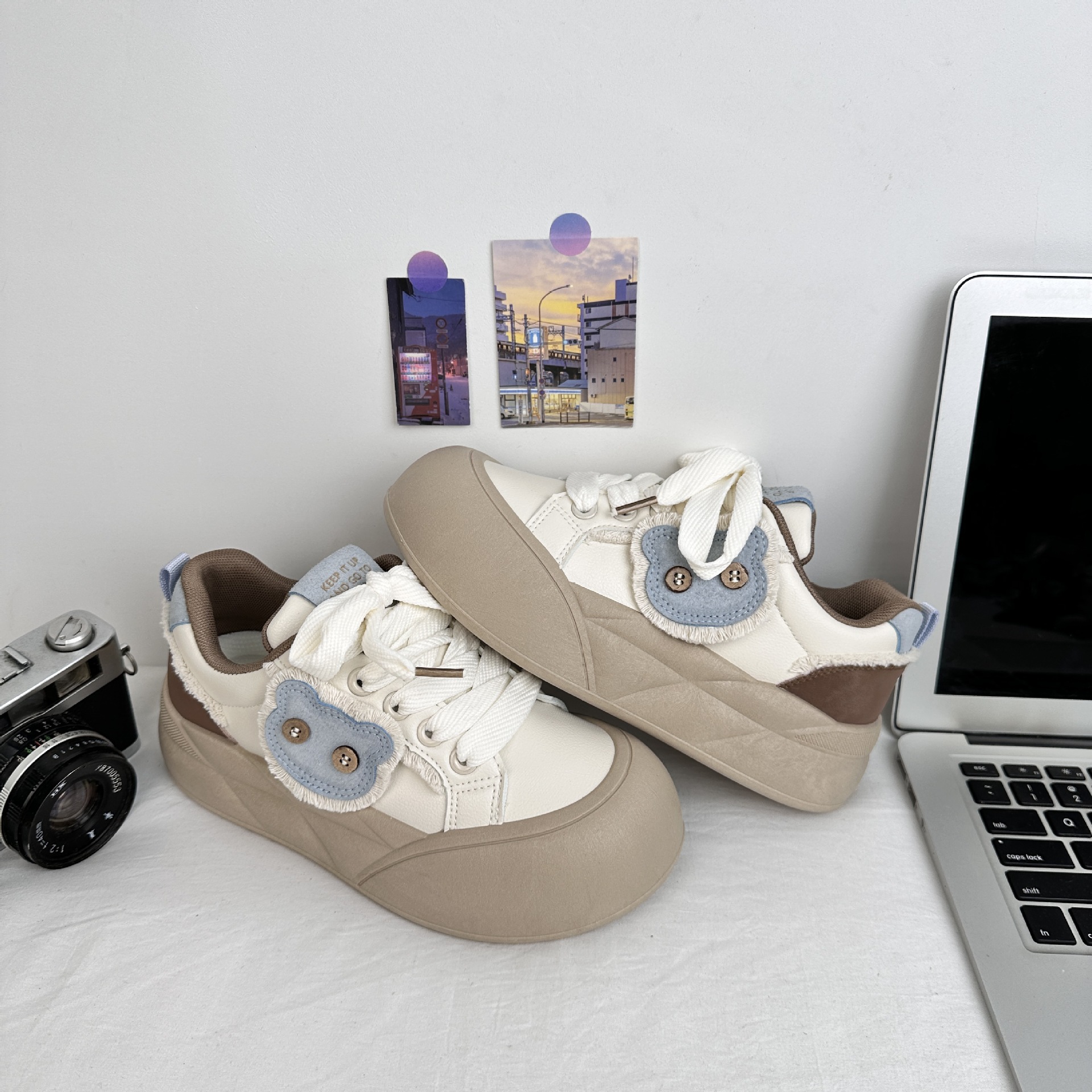 Yuanbo primavera de zapatos de skate de estudiantes de suela gruesa zapatos casuales para mujeres versátiles 2025 nuevos zapatos coreanos