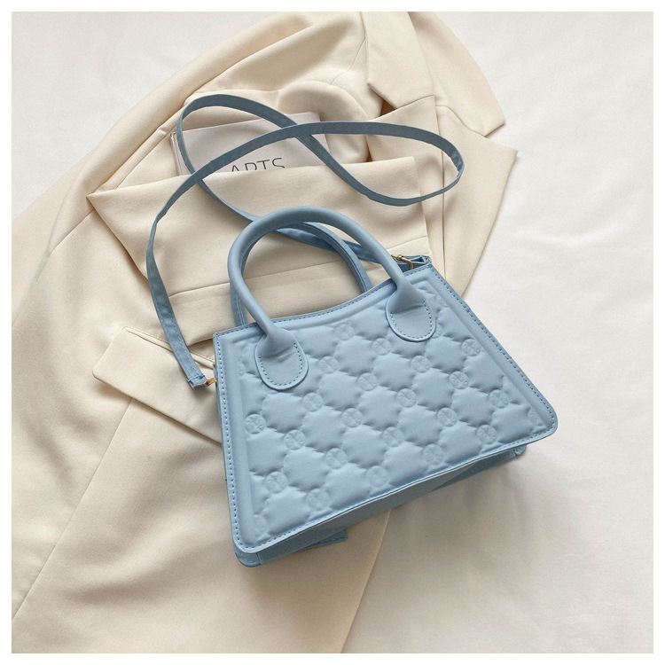 Women's Medium Pu Leather Solid Color Classic Style Zipper Bag Sets Crossbody Bag display picture 4