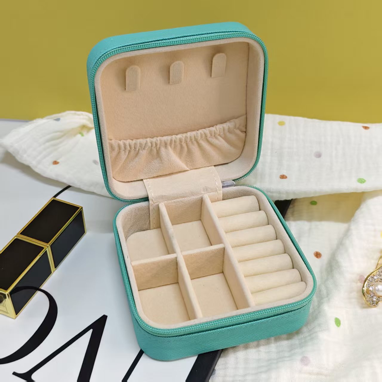 Caixa de joyería de cuero portátil para viajar caja de almacenamiento anillo collar de brazalete bolsa de joyería a prueba de polvo