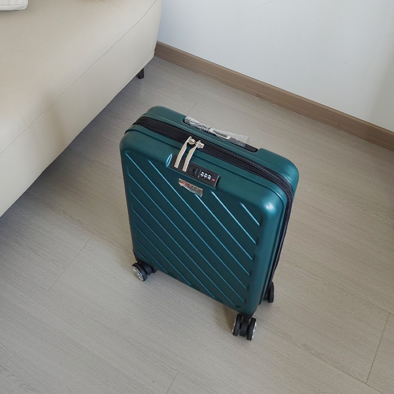 Midsummer green (extended and folded)