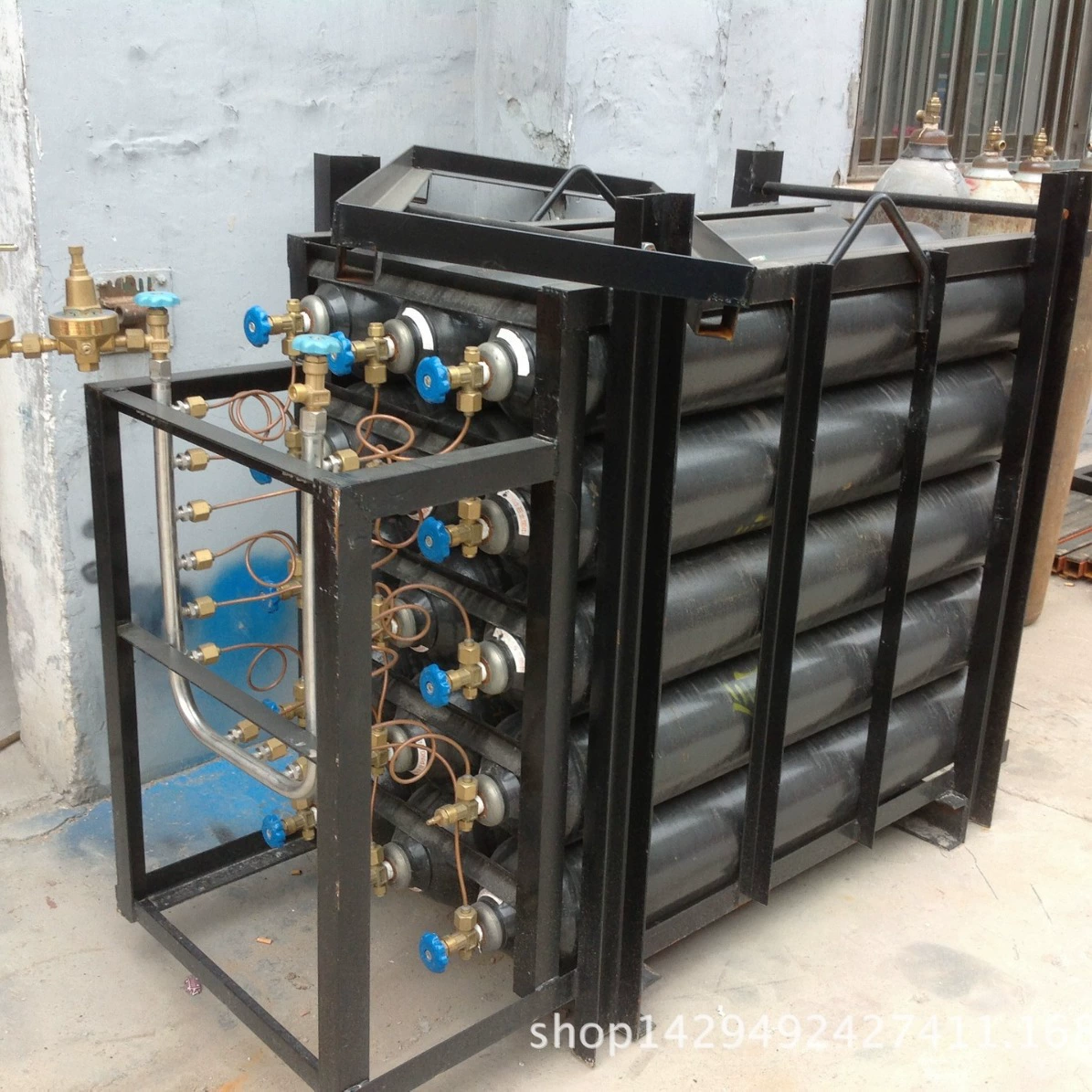 Поставка кислородного азота, аргона и водорода, сборный отсек для природного газа, сборный отсек для углекислого газа, сборный отсек для газовых баллонов, коллектор.