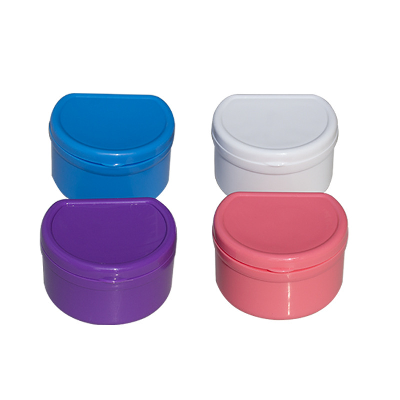 Impresión de almacenamiento de plástico, caja de almacenamiento de limpieza, dentadura postiza semicircular, caja de dentadura en forma de D con filtro, sello de doble capa de plástico