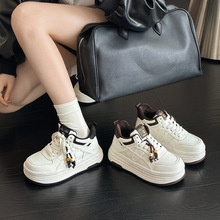 秋冬高帮休闲板鞋女2025新款真皮舒适小白鞋加绒保暖厚底增高棉鞋