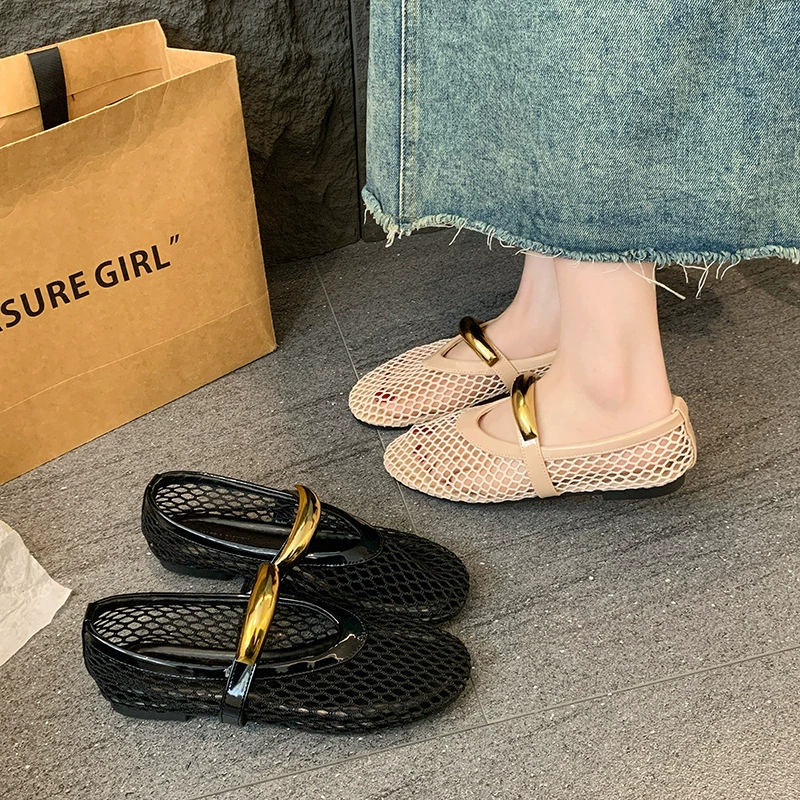 Женские босоножки больших размеров 35-43, летние, с вырезами, сетчатые, на плоской подошве, с пряжкой, модель Мэри Джейн, неглубокий вырез.