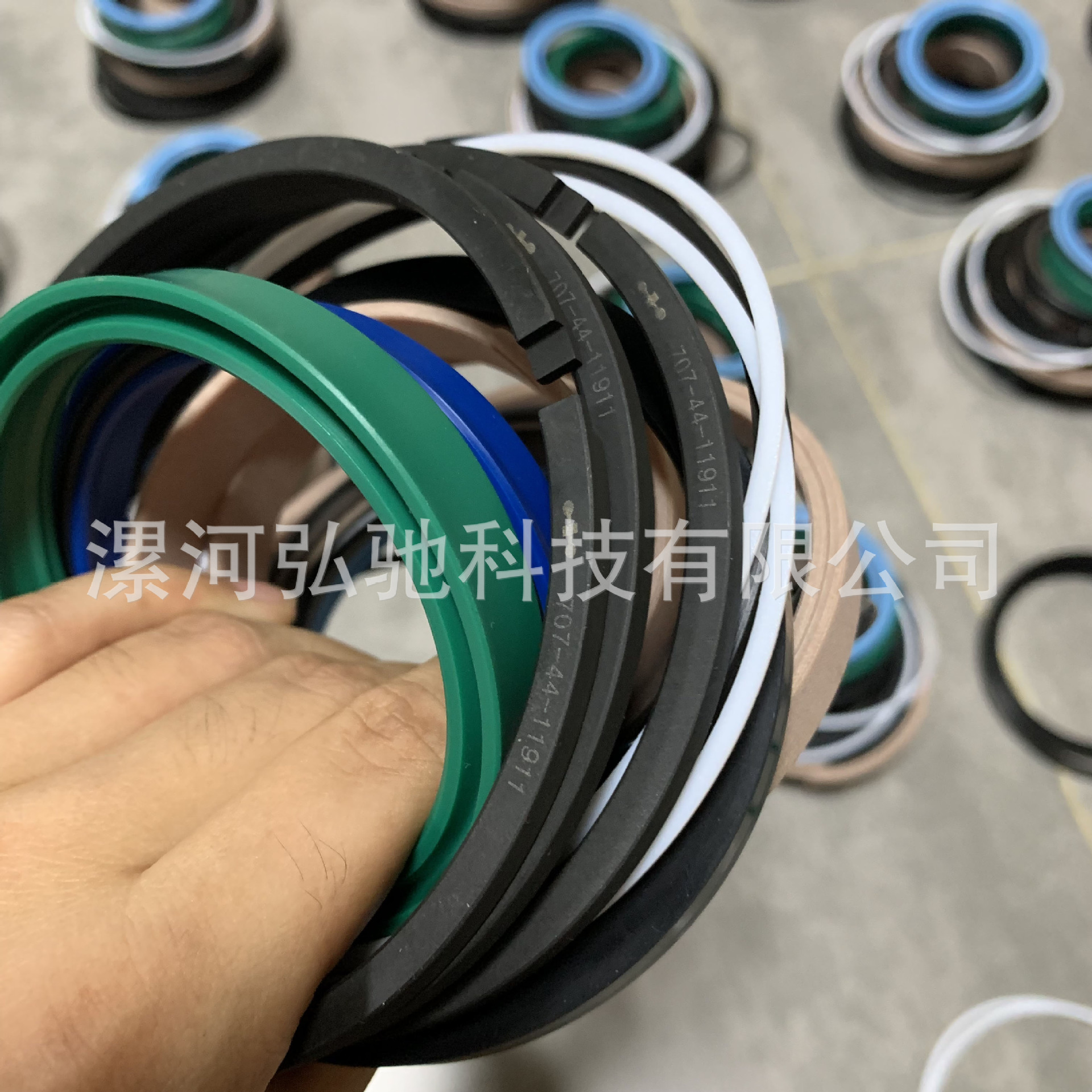 挖掘机配件大中小臂液压油缸油封修理包厂家直销可非标做