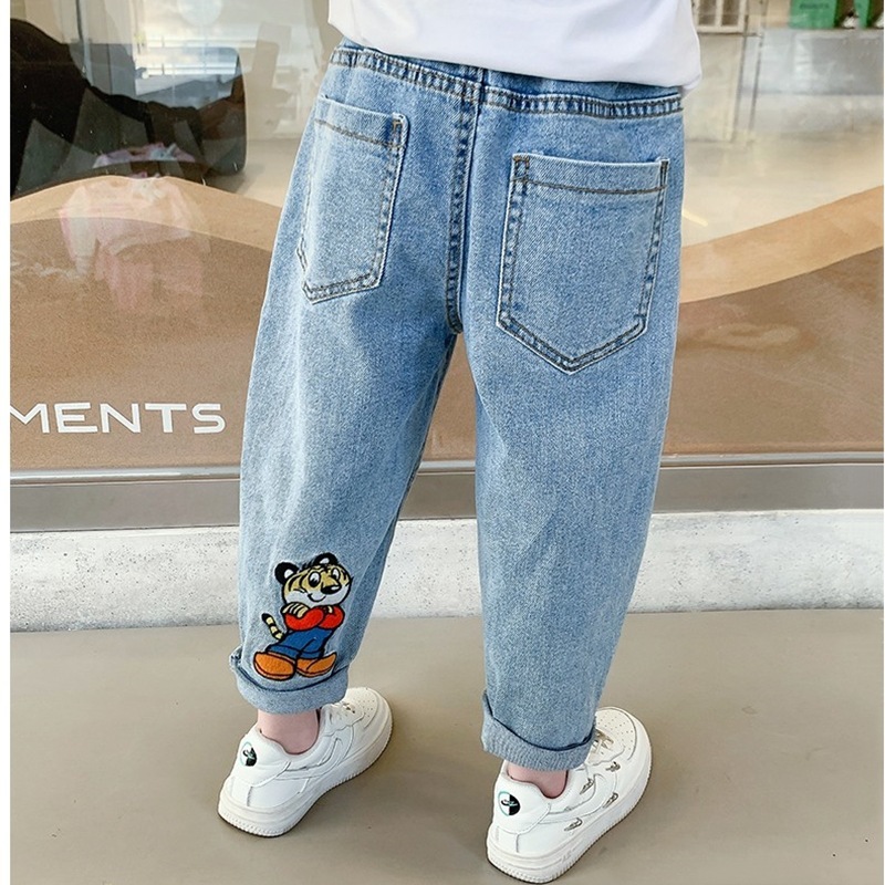 男の子のジーパンの春秋の子供服の韓国版のカジュアルなズボンの子供のズボンの小さい子供の赤ちゃんのズボンのファッション|undefined