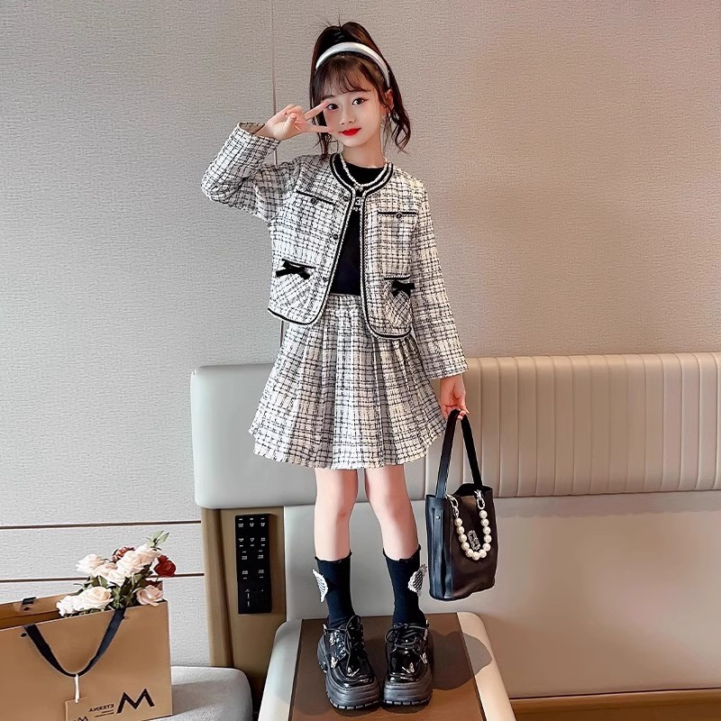 Coarse-woven Chanel-style two-piece set for girls, made of milk silk.