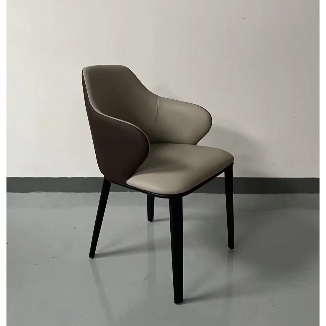 라이스 그레이 + 다크 브라운 (아이언 피트)