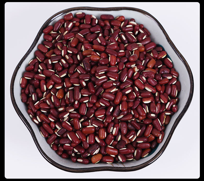 Chi Xiao Dou (Vigna umbellata) — Dried Red Adzuki Beans for Tea & Grain Blends, 500g in use