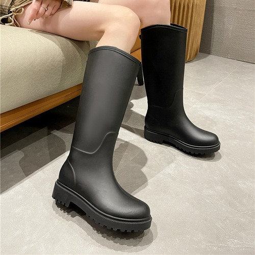 跨境时尚简约高筒雨靴女款防水防滑水靴耐磨外穿厨房工作套筒女鞋