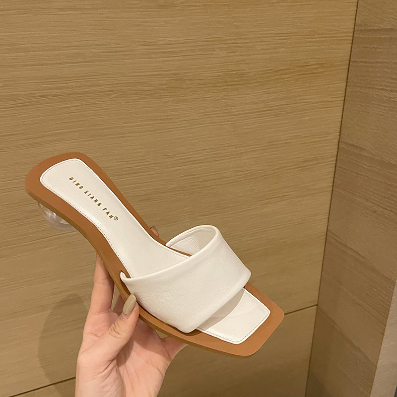 Fashionable sneakers