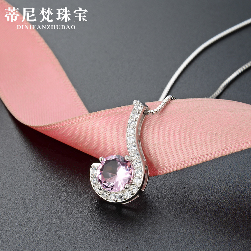 Estilo simple accesorios de circón colgante estilo japonés y coreano s925 Cadena de clavícula de cristal de plata collar fresco en forma de nota de las mujeres