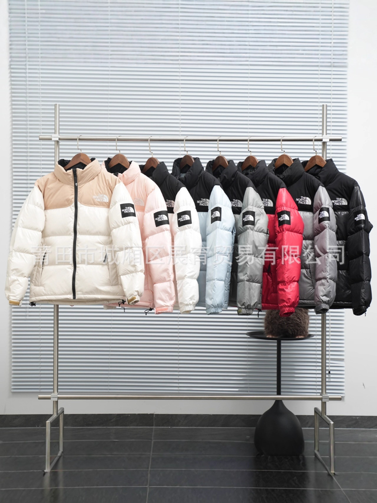 Beijiao2026 otoño y invierno nuevos productos Beijiao1996 cara brillante gran chaqueta de plumón a cuadros temperamento de pan cálido