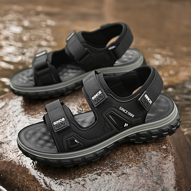 La nueva tendencia de los hombres en la primavera y el verano de 2025, las sandalias de velcro para hombres casuales y versátiles, transpirables y cómodas para todos los días