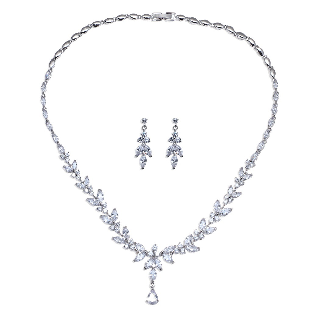 Moda europea y americana simple temperamento largo caballo ojo gota de agua ZIRCON platino collar pendientes joyería traje nupcial Accesorios