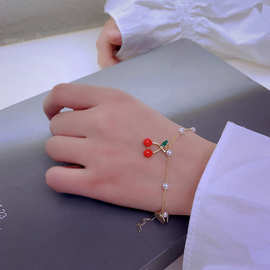 樱桃水果手链女生夏季小众设计学生闺蜜手饰轻奢精致百搭手链