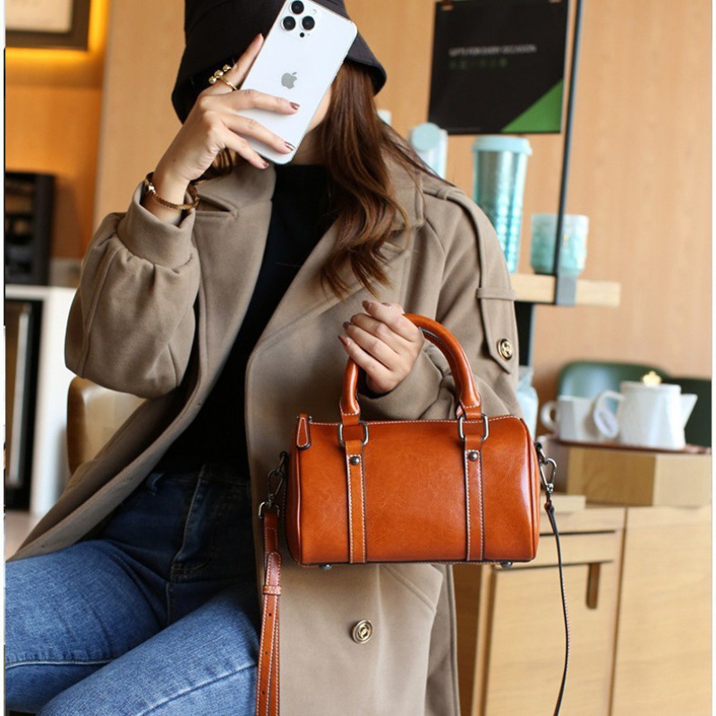 本革ハンドバッグレディースオイルワックス牛革枕バッグレディース2024新作斜めがけバッグ高級感ボストンレディースバッグ