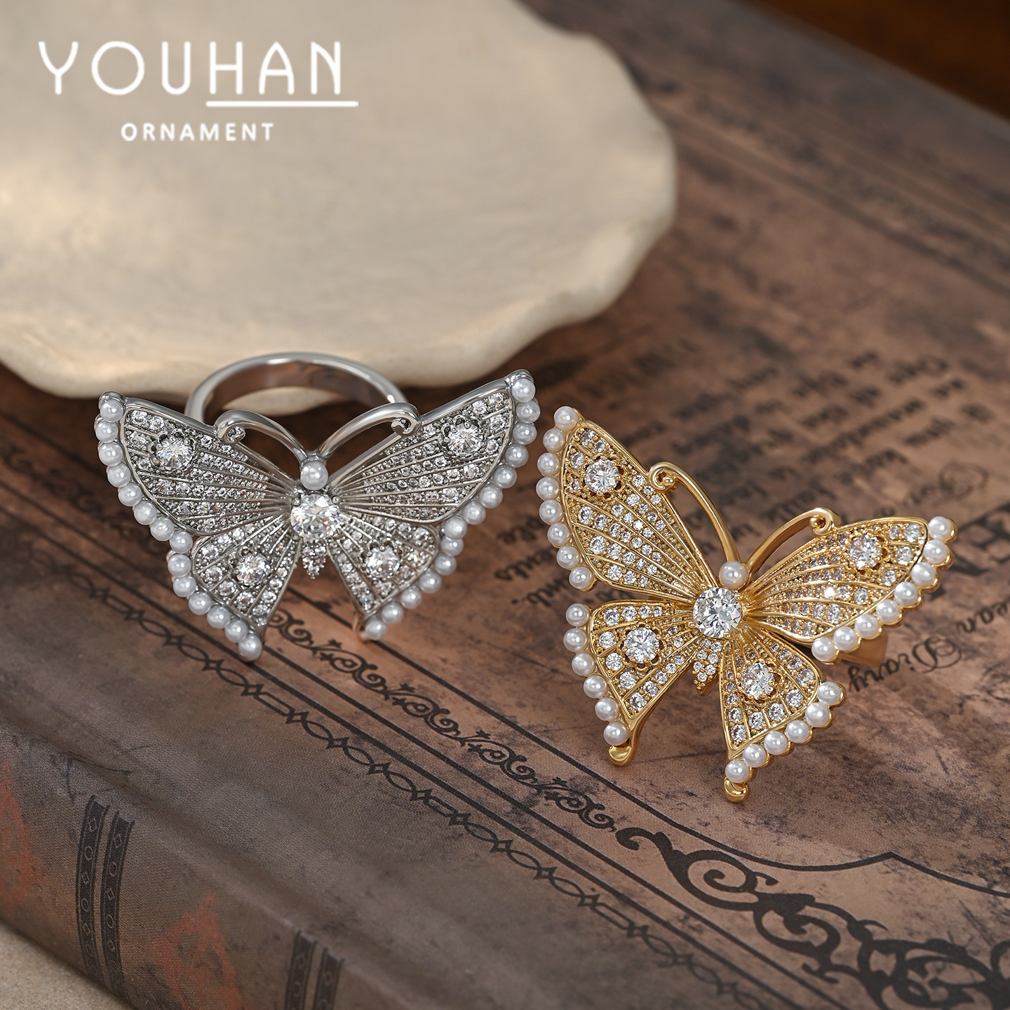 秋冬新款镶锆石个性开口戒指女小众设计感珍珠蝴蝶指环精致食指戒