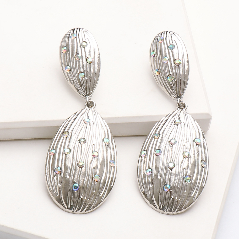 Retro Geometric Drop-shaped Alloy Earrings display picture 12