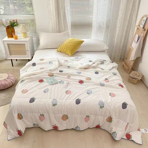 Soft and waxy knitted milk silk air conditioning quilt for girls, cherry summer quilt, cute little fresh summer cool quilt, machine washable thin quilt
