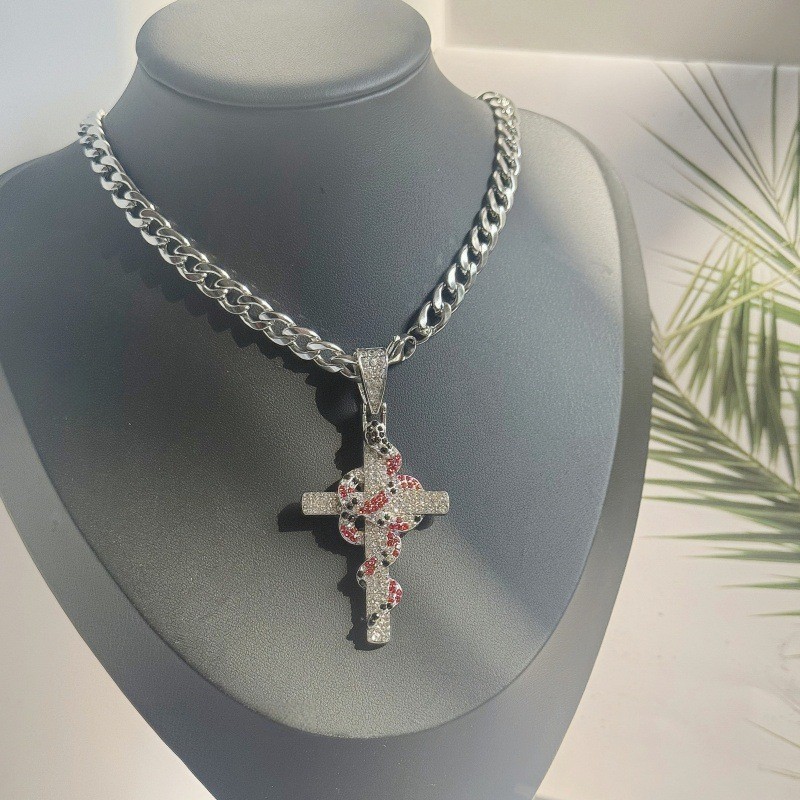 Iconic Cuban Chain Necklace For Men With Pendant Symbol Of Heritage_voghion.com