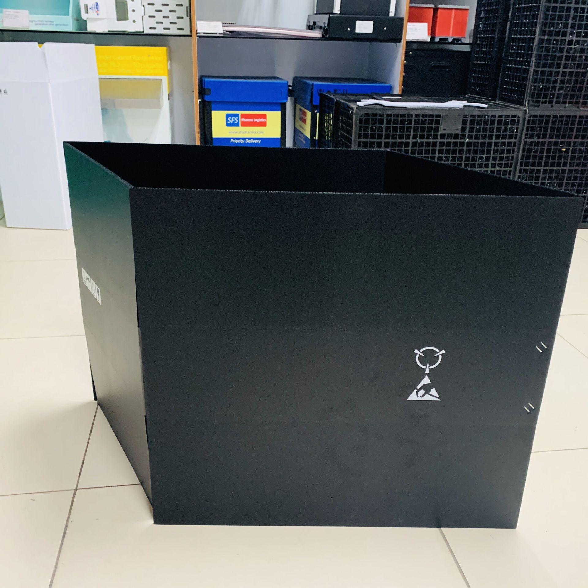 供应5MM防静电中空板纸箱 塑料瓦楞板静电箱 静电中空板纸箱