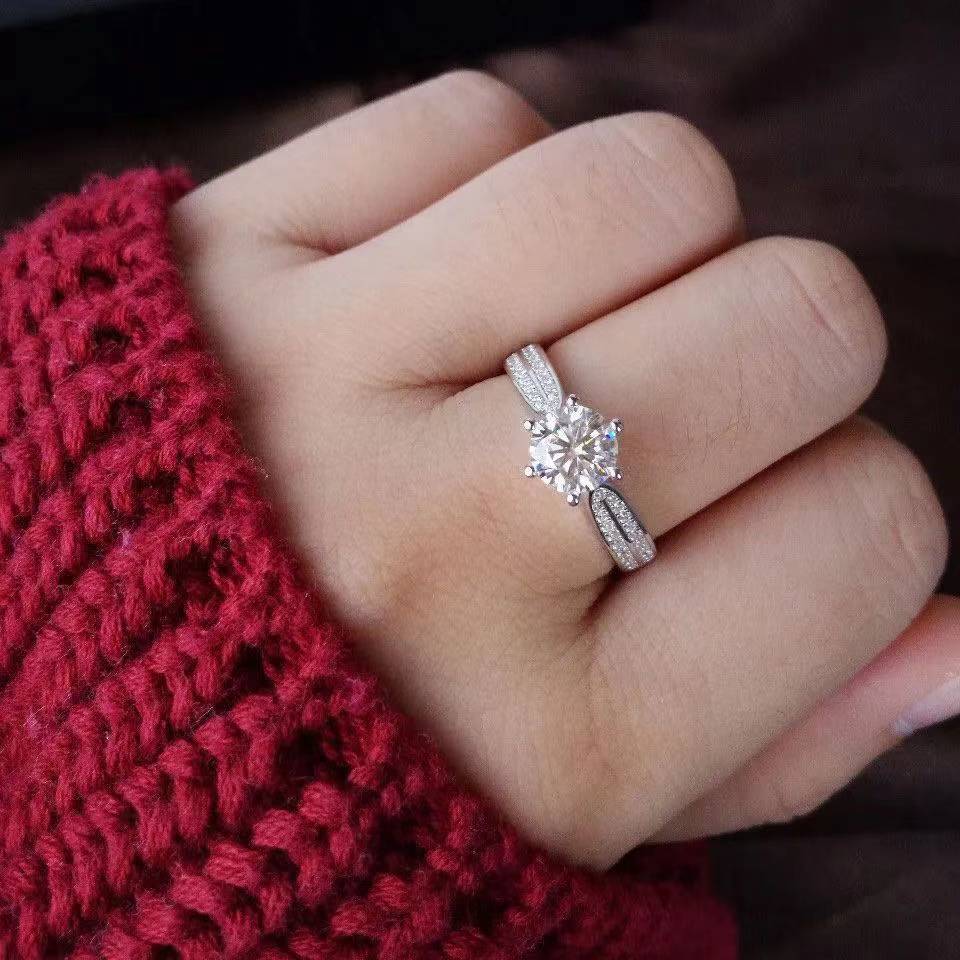 Fashion Net red moissanite diamond ring female 1 karat couple proposal engagement ring silver plated 18k platinum gift