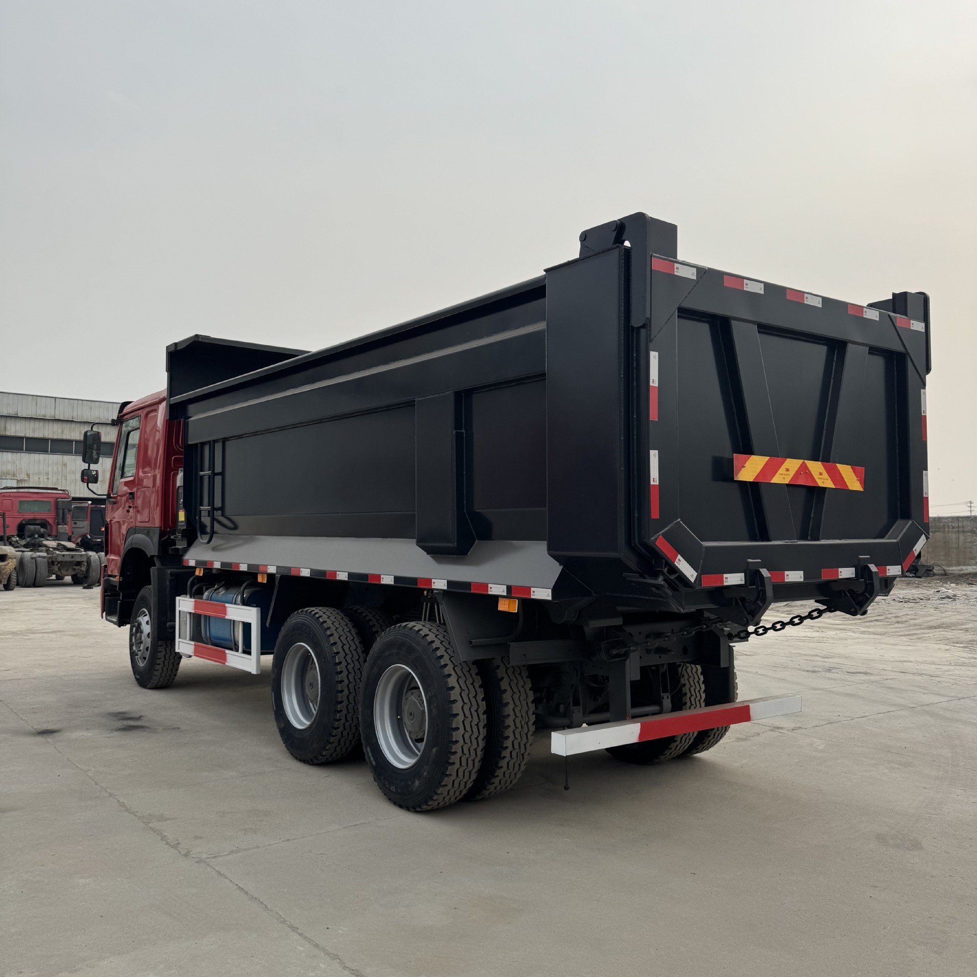 Export Africa Howo 10-Wheel Dump Truck Used Earthmoving Dump Truck 371 Horsepower Engineering Dump Truck