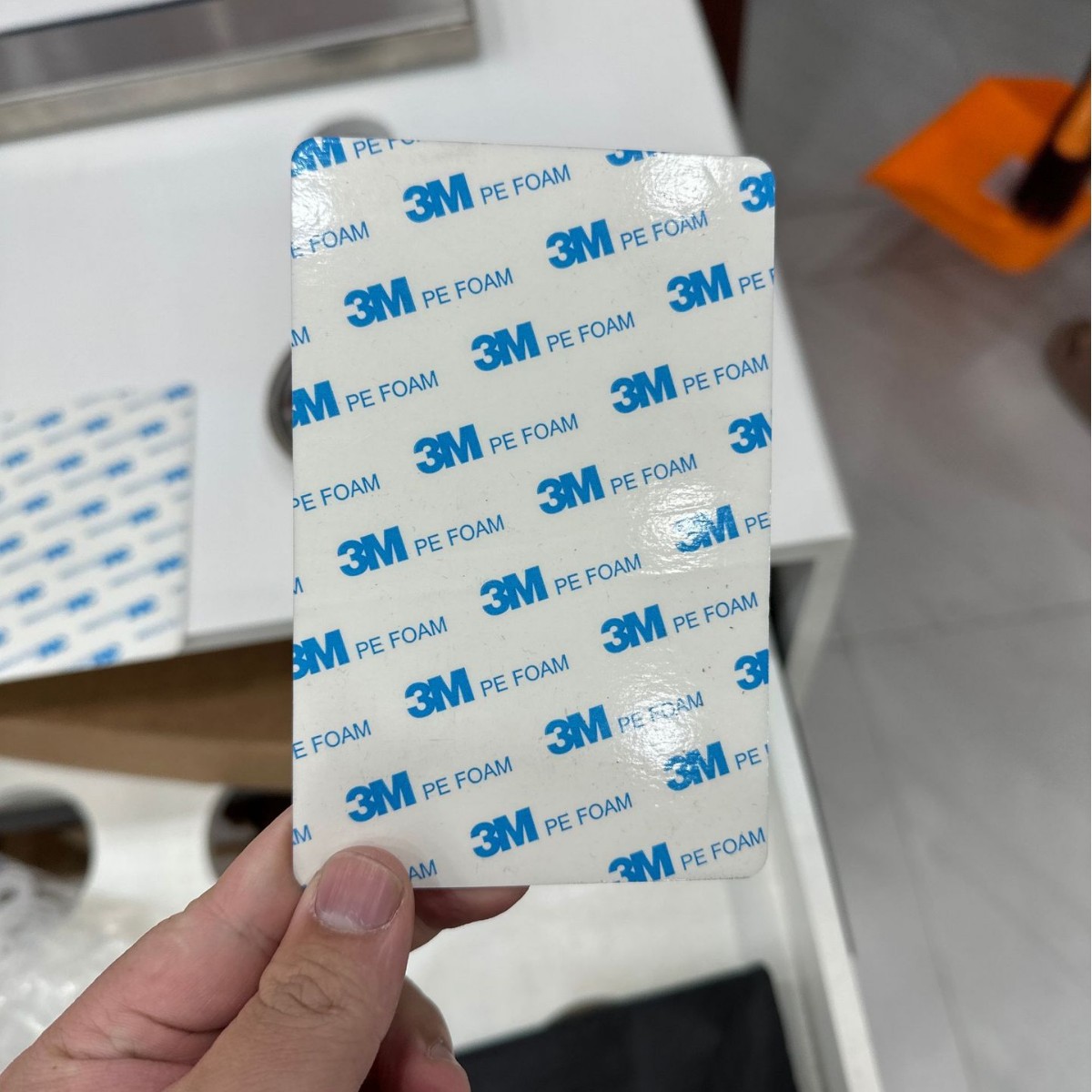 Soporte para toallas de papel de acero inoxidable 304 en la pared Soporte para rollos de papel Estante para teléfono móvil Cadena de baño Estante de papel higiénico para baño de hotel