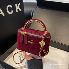 バッグ女性2025新型手提げケースバッグ小衆デザイン女性シングルショルダーバッグ個性的な女性バッグ