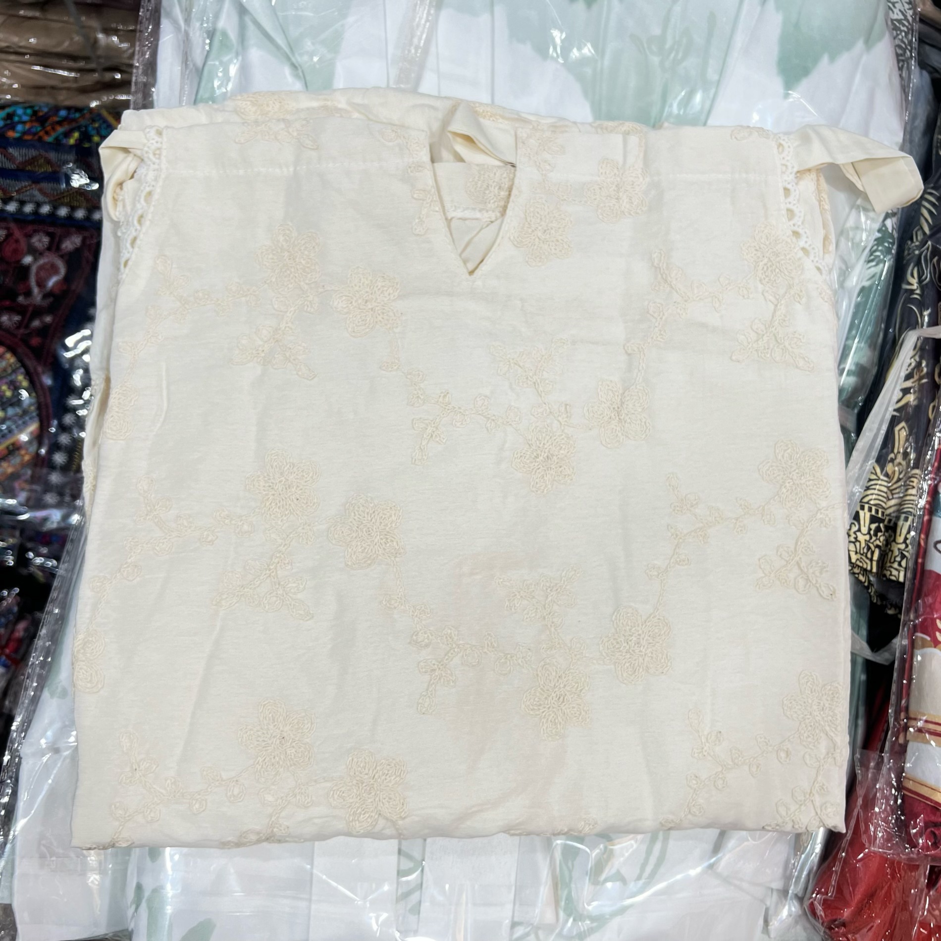 899 면 및 린넨 자수 베이지