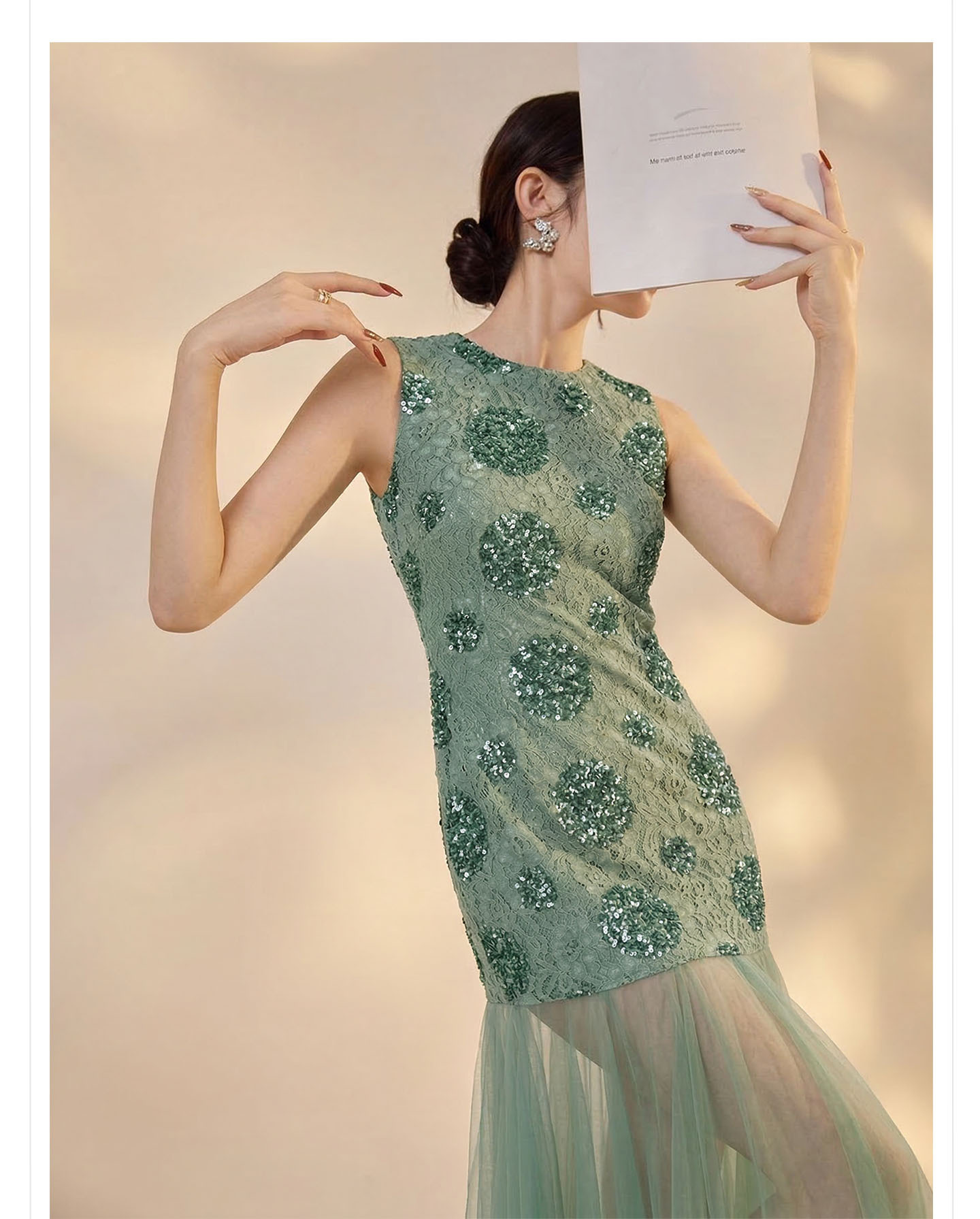 Váy maxi không tay họa tiết hoa nhỏ phối sequin lấp lánh phong cách tân Trung Hoa — Xanh lá cây nhạtcolor chi tiết 4