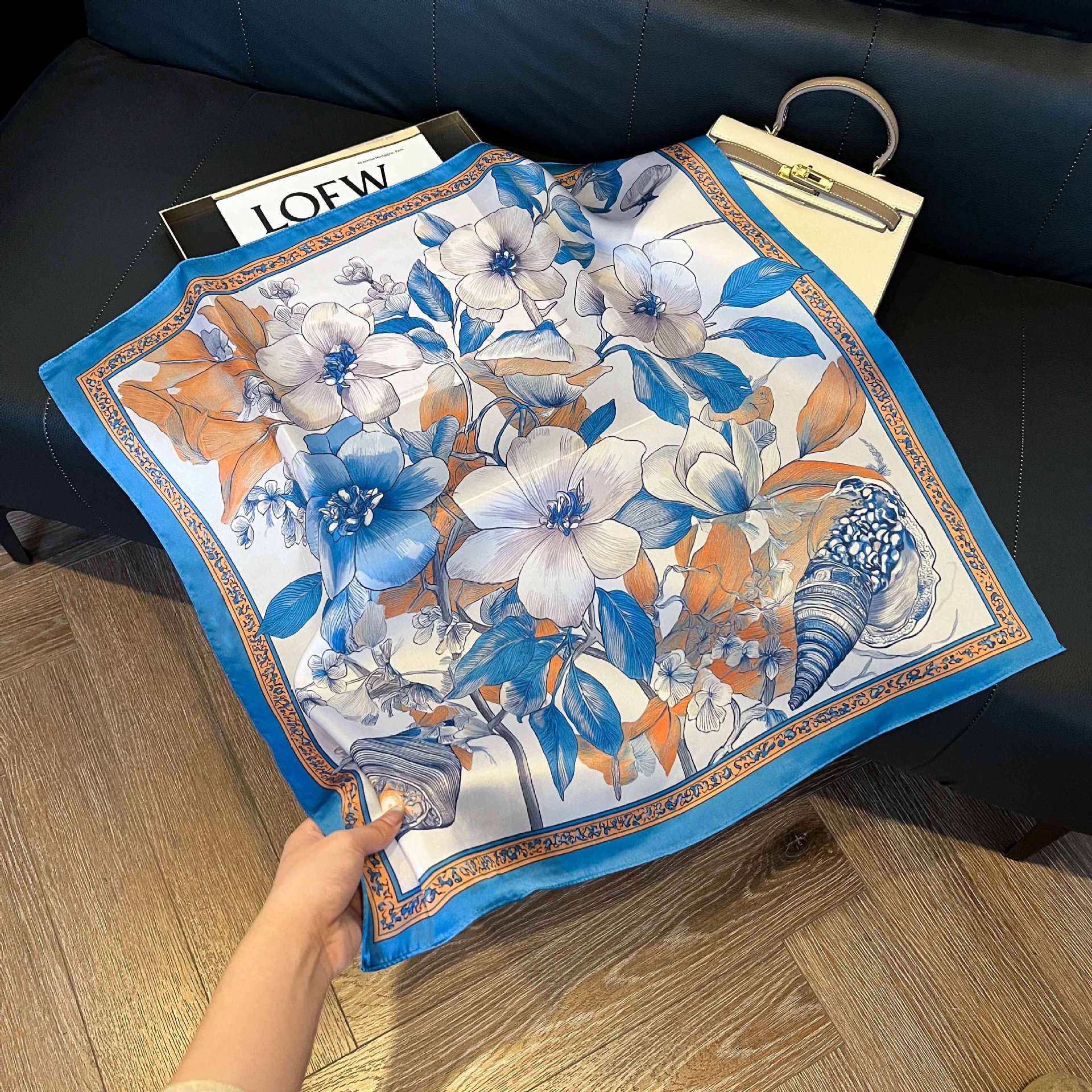 Transfronterizos nuevos bufandas de seda azul de alto nivel de seda cuadrada de simulación bufandas de moda de decoración de moda de combinación bolsa correa de pelo bufandas profesionales