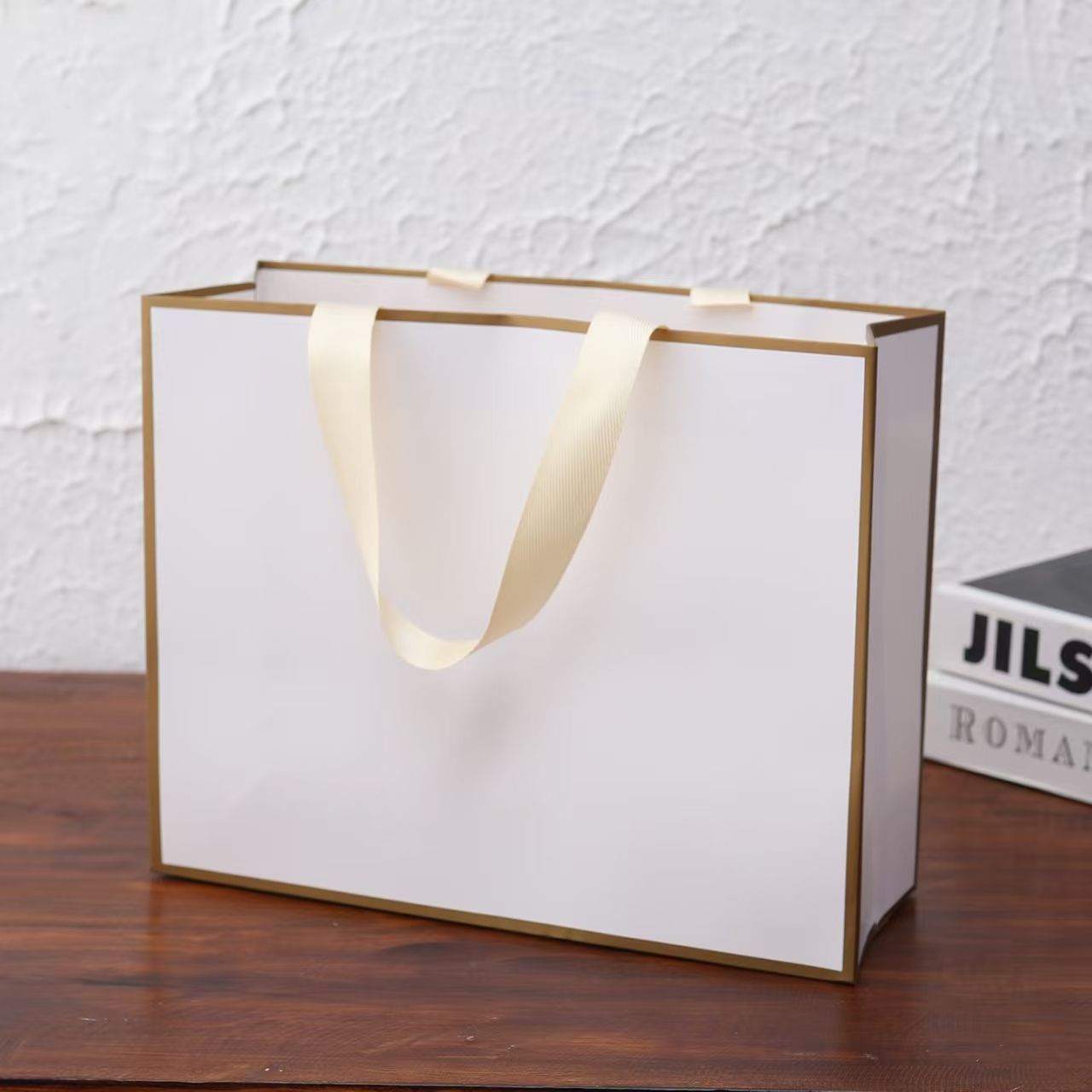 tienda de ropa bolsas de mano personalizadas de alto nivel lujo ligero estilo salón de belleza tienda de ropa de mujer bolsas de regalo bolsas de papel personalizadas logotipo impreso