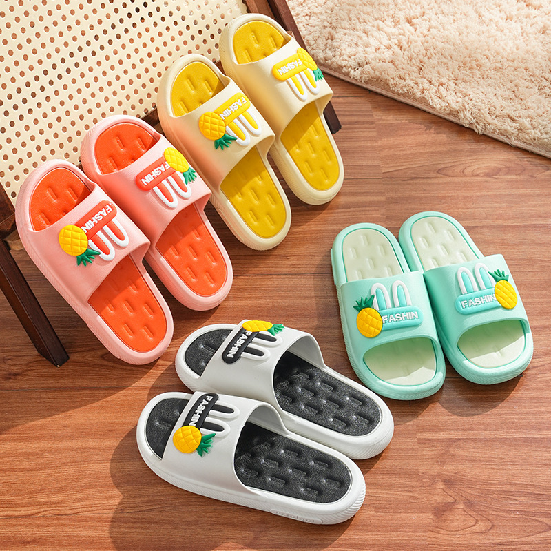 Zapatillas de baño para niñas en verano nuevo antideslizante encantador con una base suave para mujeres con una base gruesa ocio y resistente al desgaste image 4