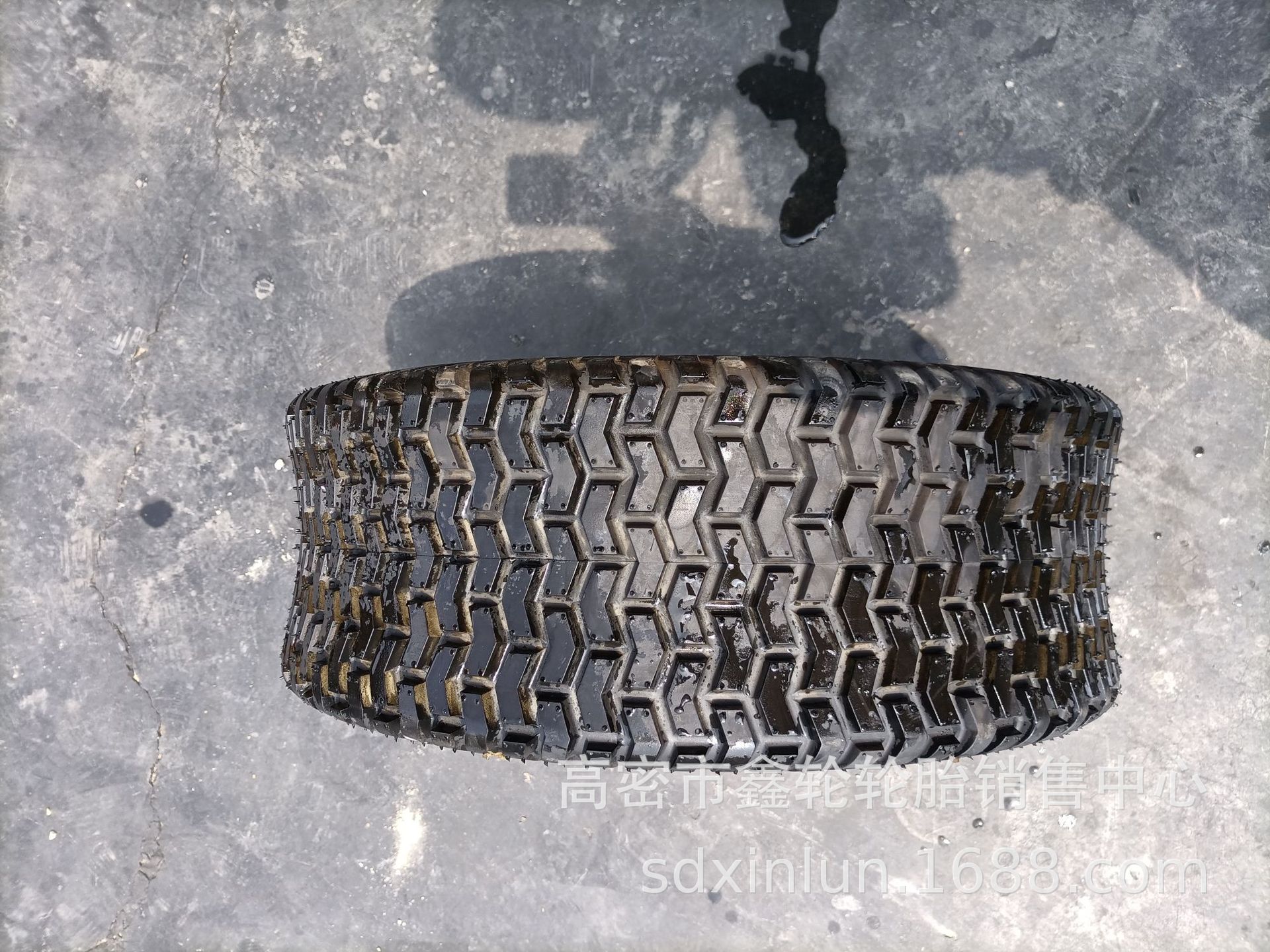 供应35x10.00R15 32x10-14 24x8.50-14 40x9.50R24草地泥地轮胎