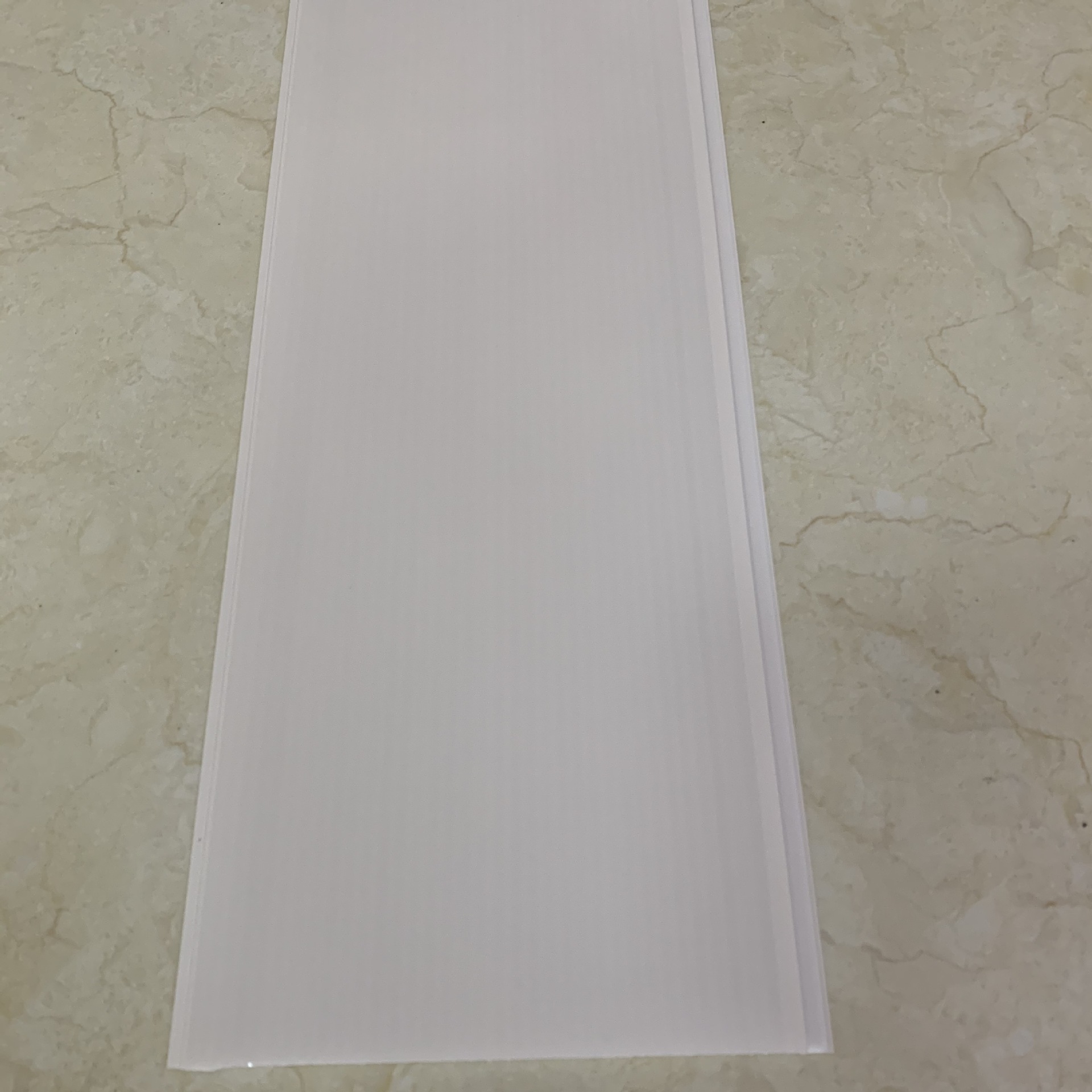 PVC techo cocina PVC techo de plástico baño grano de madera PVC techo 5mm * 20cm