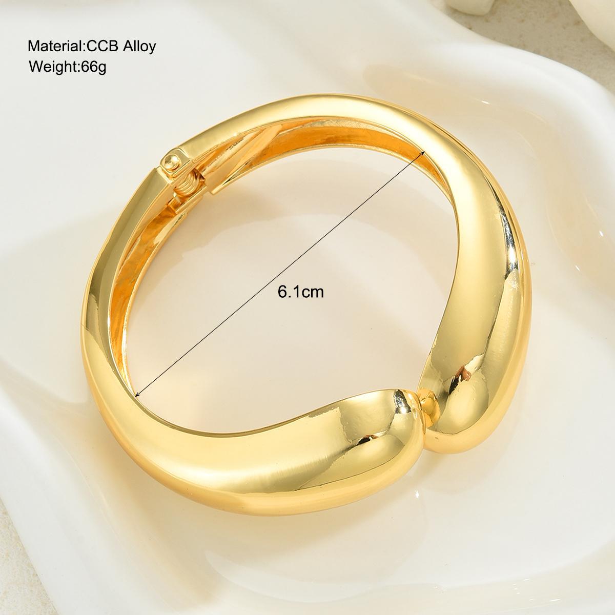 Transfronterizos Europa y América viento metálico geometría lisa cruzada retro brazalete de lujo ligero nicho pulsera sofisticada de alta calidad