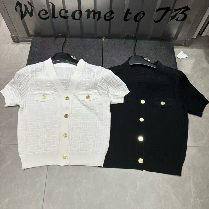 Yellow V-Neck Short-Sleeve T-Shirt 2026 Summer New French Style Versatile Slim-Fit Knit Old Money Style Comfortable Plus-Size Top Yellow V-Neck Short-Sleeve T-Shirt 2026 Summer New French Style Versatile Slim-Fit Knit Old Money Style Comfortable Plus-Size Top