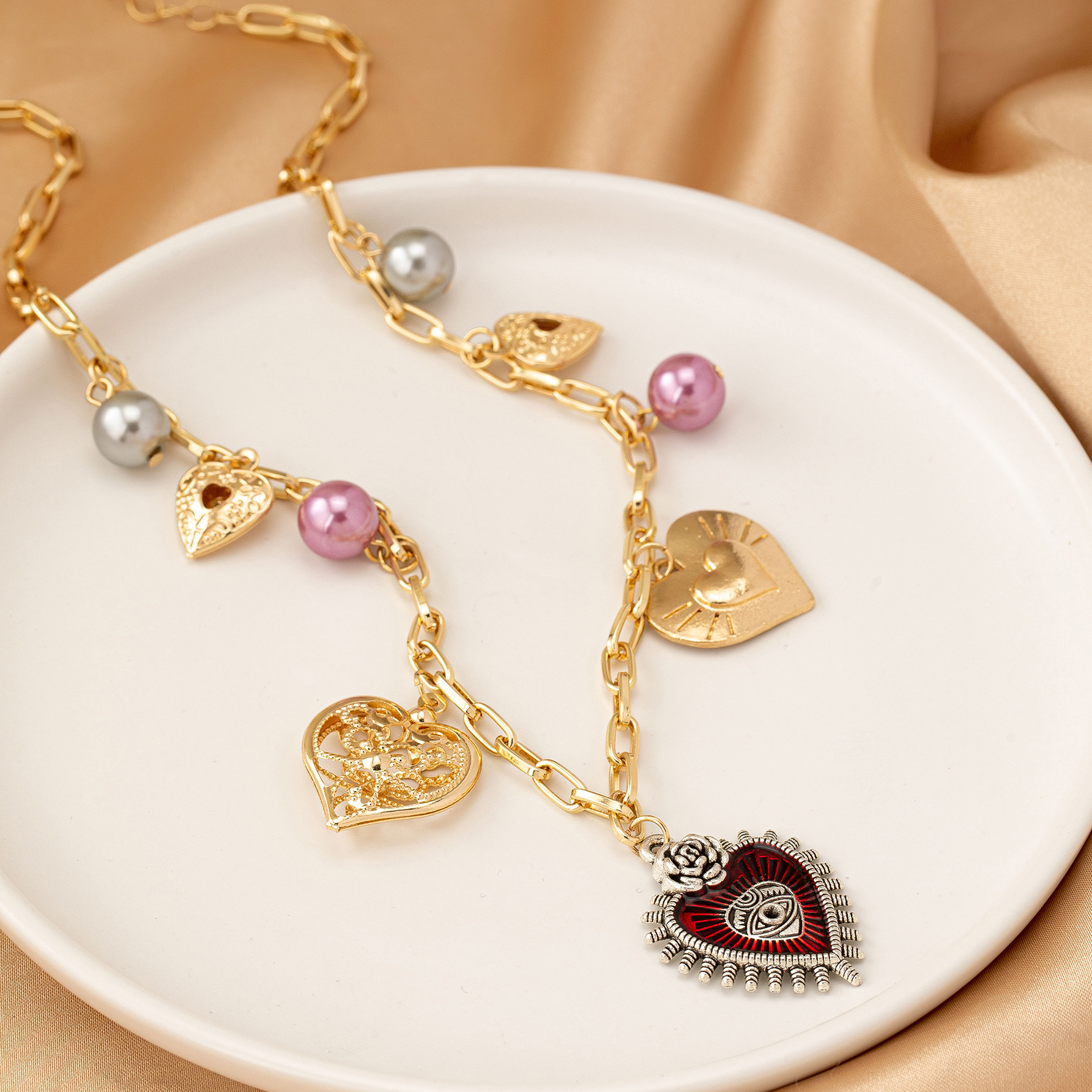 Alloy Material Devil's Eye, Heart Shape Pattern Elegant Classic Style Devil's Eye Heart Shape Alloy Paperclip Chain Pendant Necklaces Wholesale