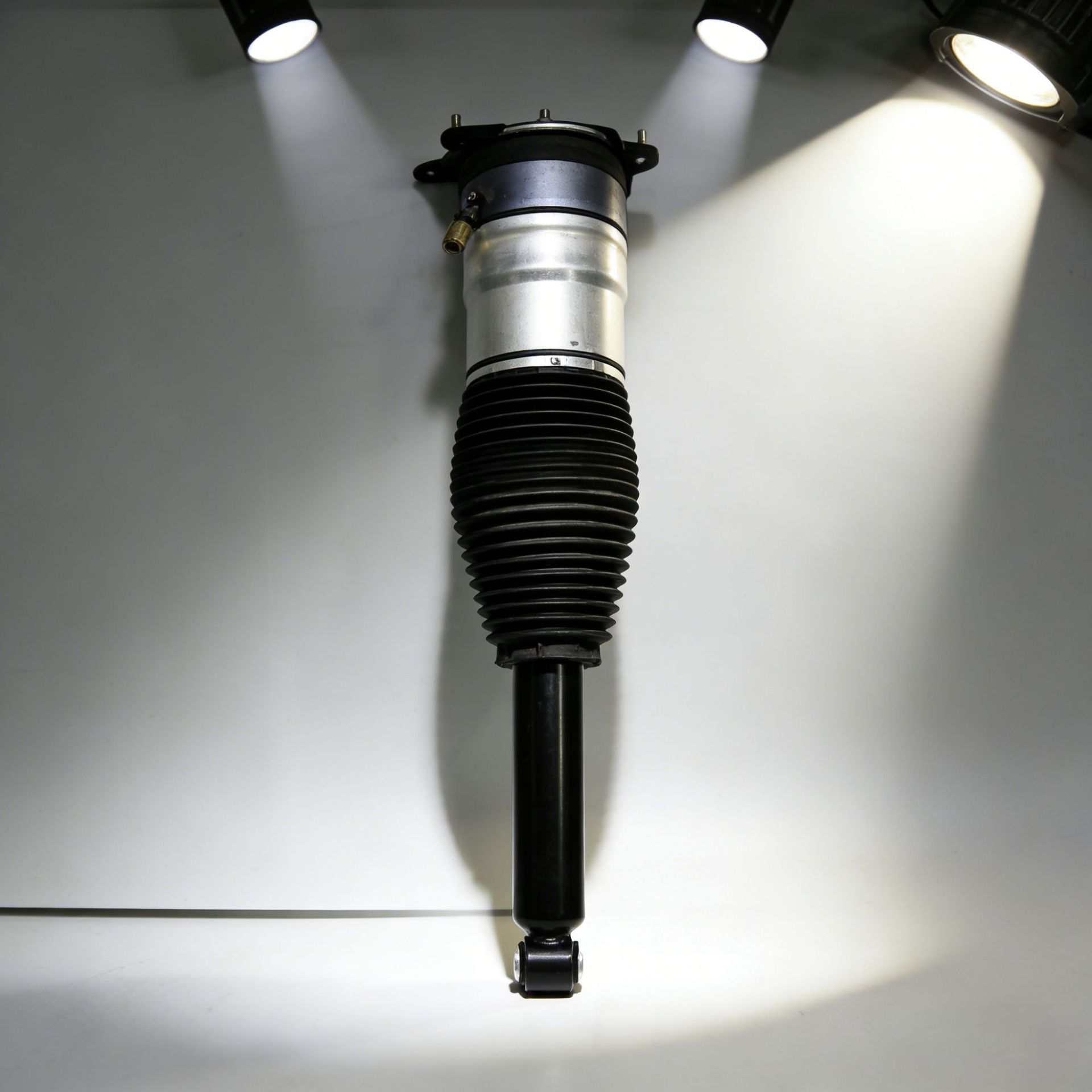 Suitable for Tesla Shock Absorbers Model S Rear Left and Right 600635200C 600633-00-C