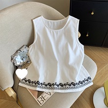 重工棉麻刺绣设计背带背心2025夏季新款时尚百搭休闲无袖上衣白色
