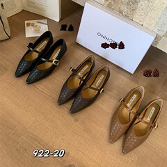 复古尖头一字带单鞋女鞋子2025春秋季法式软底不累脚黑色通勤鞋潮