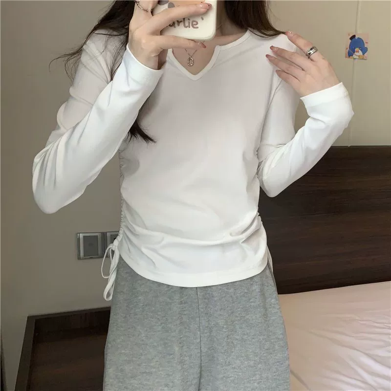 Дизайн осенней короткой футболки, длинный рукав, плюс размер, тренд сезона, шнуровка, V-образный вырез, облегающий