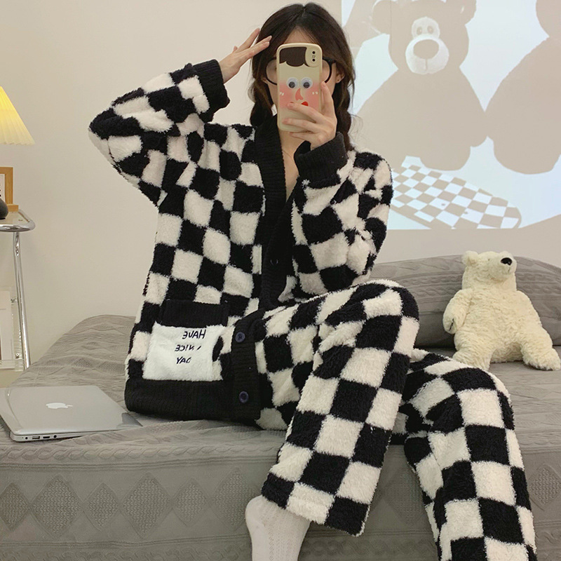 Pijamas de lana de coral para las mujeres Otoño e Invierno forrado de lana engrosada estilo Chanel simple Plaid traje de desgaste para el hogar se puede usar fuera ins