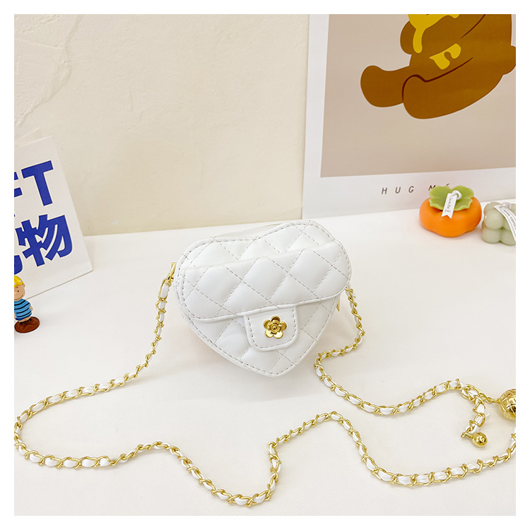 Girl's Small Pu Leather Solid Color Fashion Chain Heart Shape Zipper Crossbody Bag display picture 2